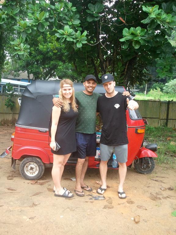 Jungle Village Homestay Pinnawala  Eksteriør billede