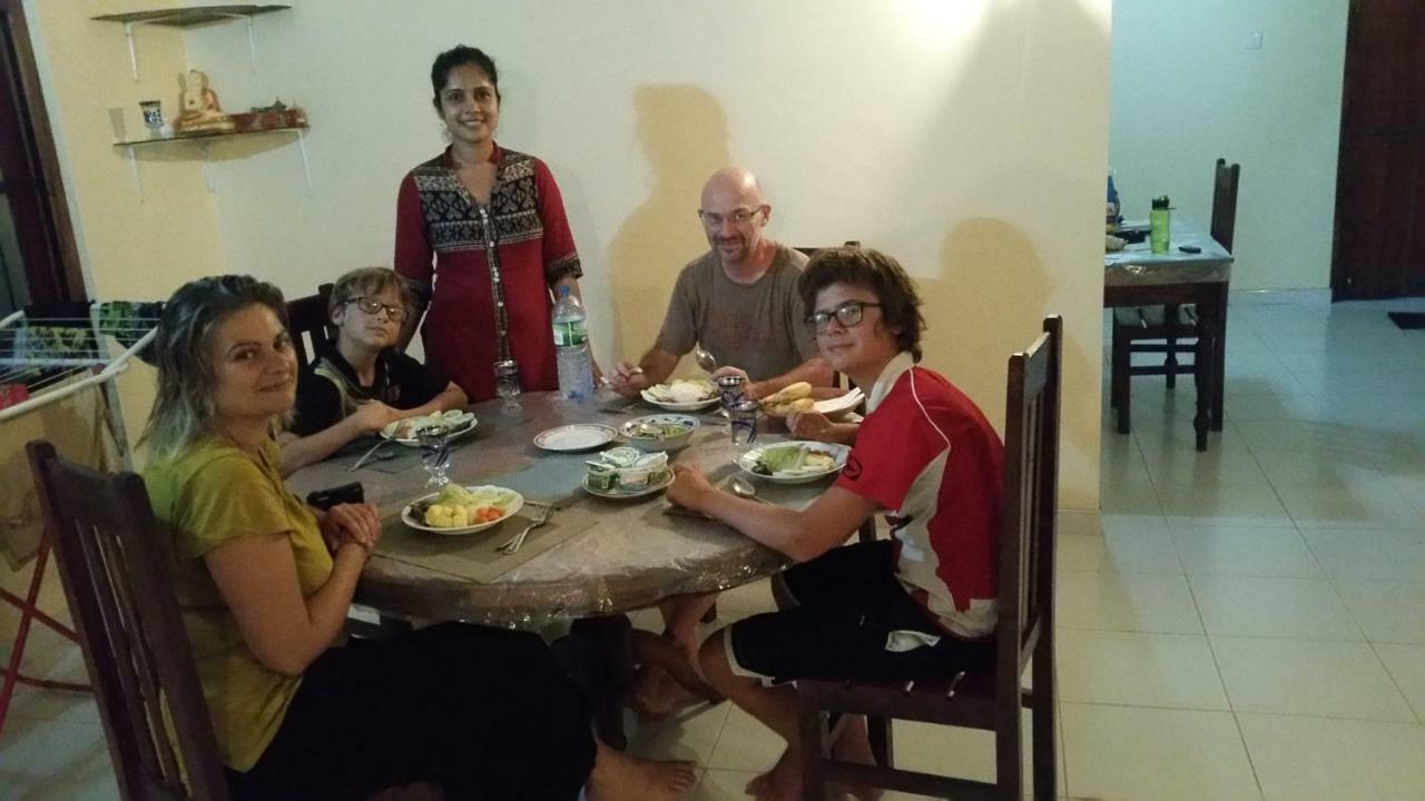 Jungle Village Homestay Pinnawala  Eksteriør billede